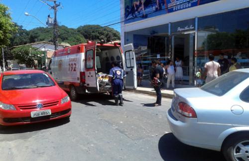 Motorista bate em motociclista e não presta socorro em Caetité