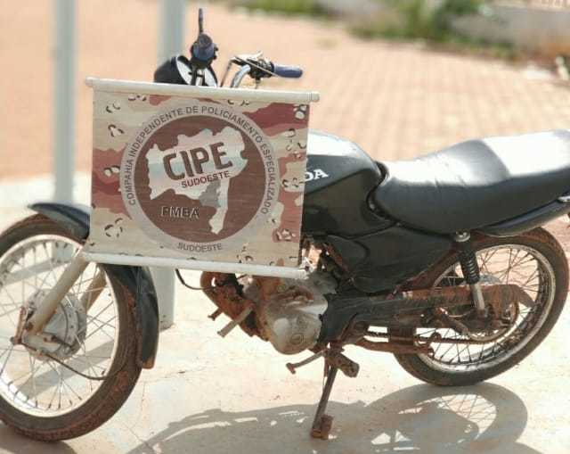 Homem é detido pela Caesg na zona rural de Ibiassucê suspeito de receptação de veículo 