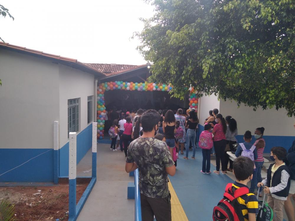 Secretária de Educação de Caetité comemora volta às aulas na rede municipal