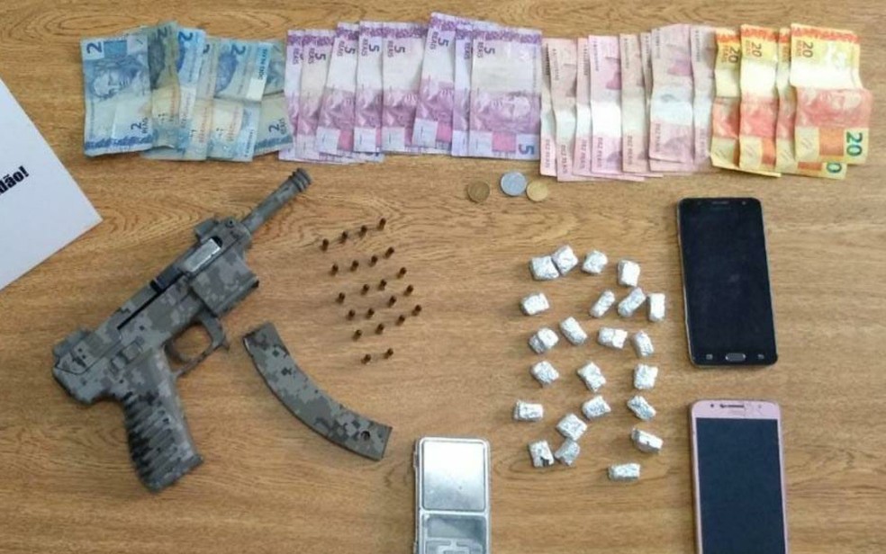 Região: Homens são presos por ostentarem armas e dinheiro nas redes sociais