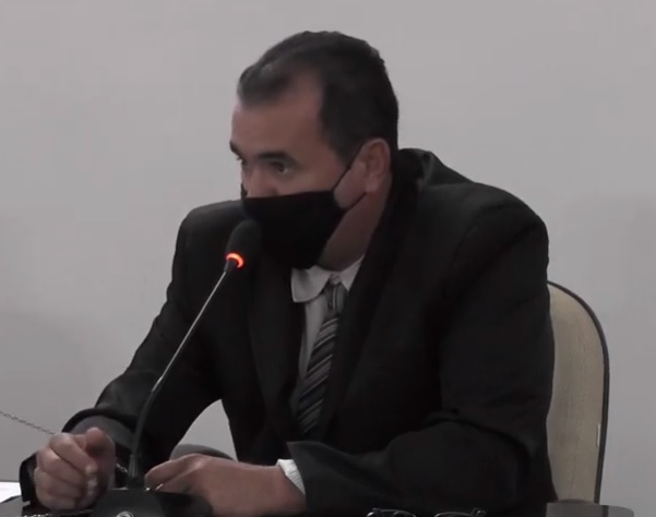 Livramento: gestão Ricardo Ribeiro deu um ‘apagão geral’, afirma vereador