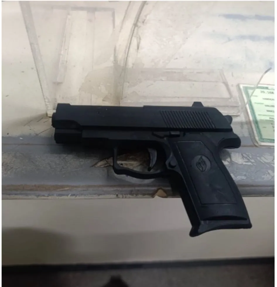 Homem é preso com simulacro de arma de fogo em Guanambi