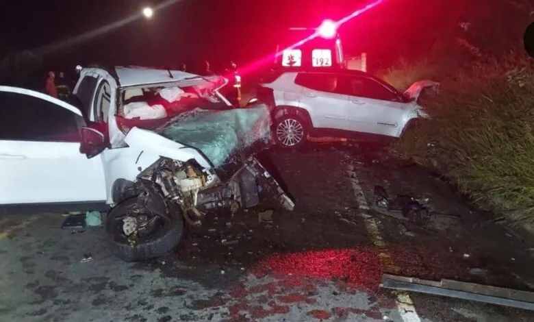 Região: Acidente com cinco veículos deixa duas pessoas mortas na BA‑026