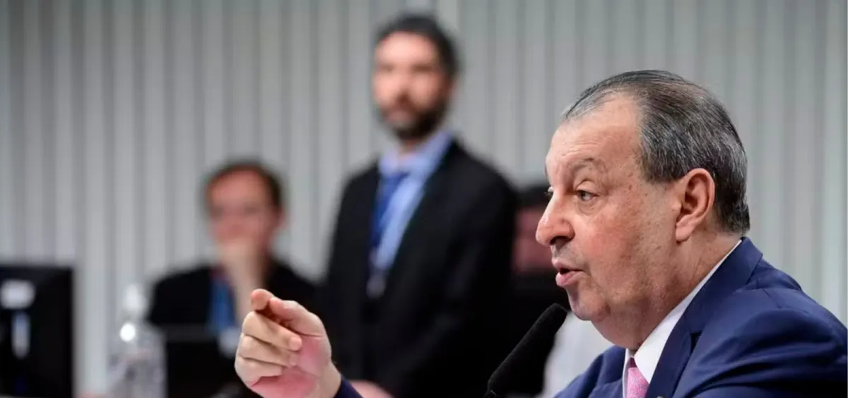 Aziz mantém relatório da PEC do fim da escala 6x1 com o mesmo conteúdo do texto aprovado pela Câmara