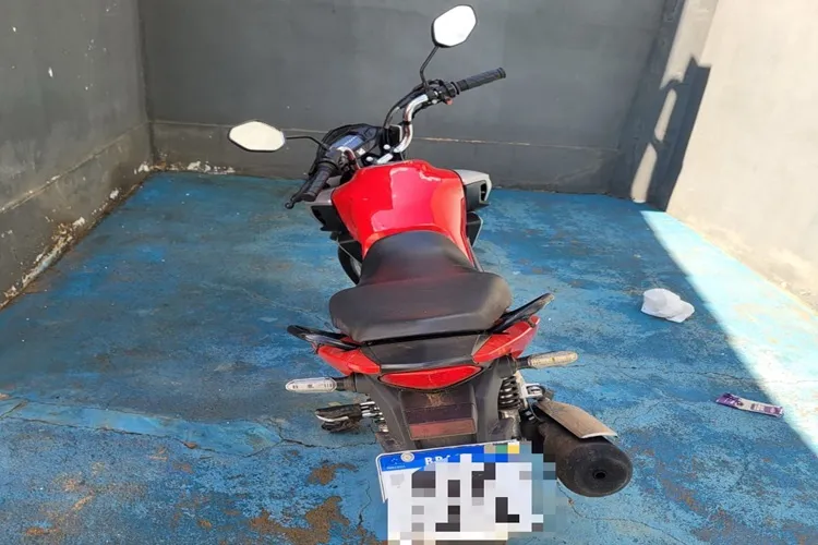 Moto roubada é recuperada pela PM em Lagoa Real