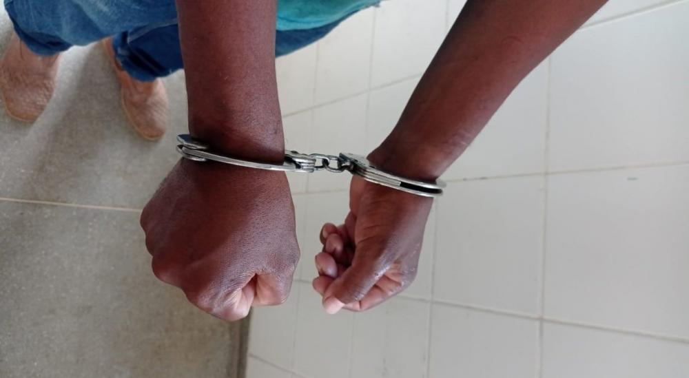 Homem é preso em Carinhanha acusado de descumprir medida protetiva