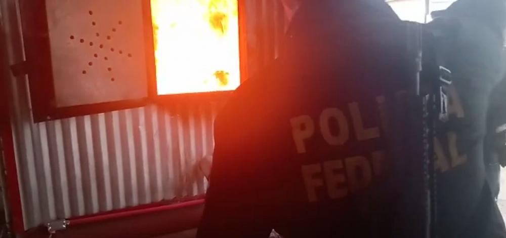 Polícia Federal incinera mais de 200 kg de cocaína em Vitória da Conquista