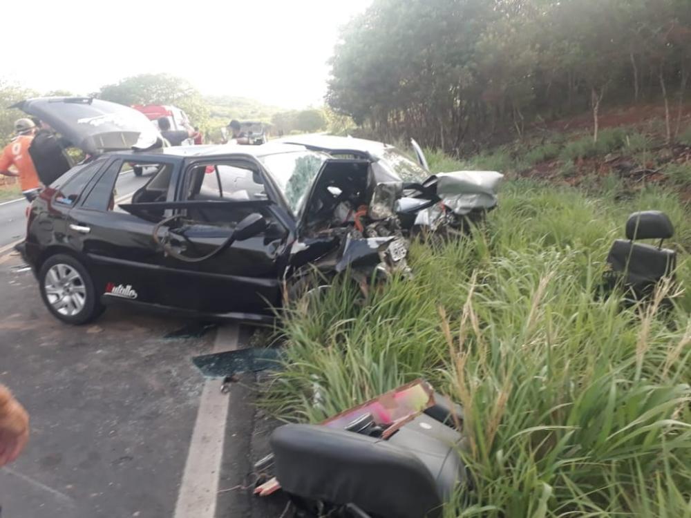 Duas pessoas morrem e cinco ficam feridas em acidente na BR-349, entre Correntina e Santa Maria da Vitória 