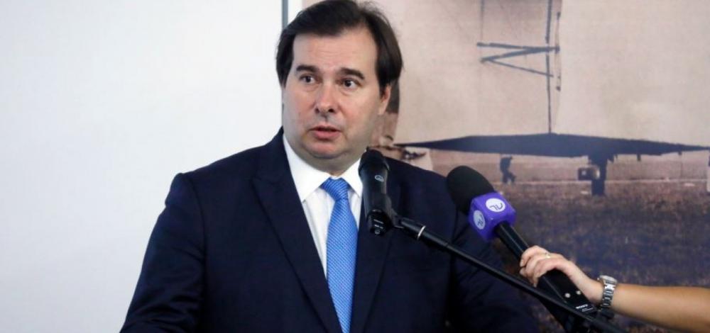 Maia dá novo prazo para acelerar pacote anticrime na Câmara