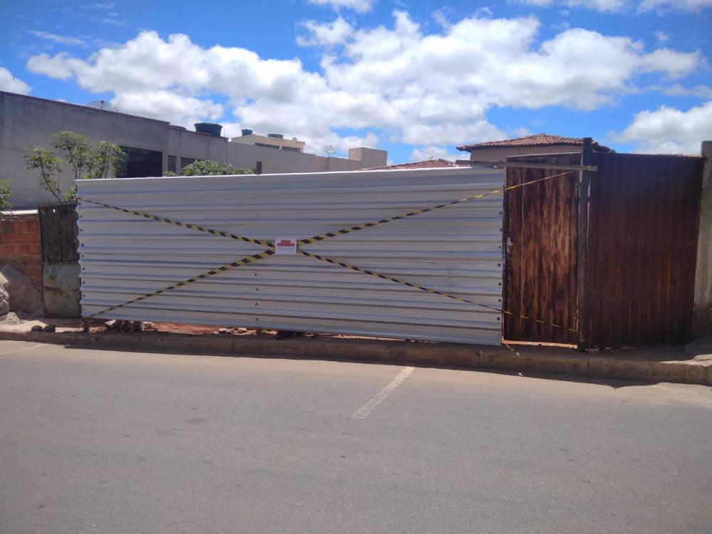 Prefeitura de Caetité interdita construção por falta de alvará 