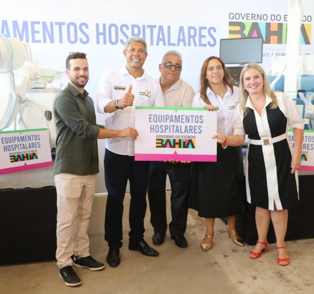Ivana Bastos e Jerônimo Rodrigues entregam investimentos para a saúde de diversas cidades baianas