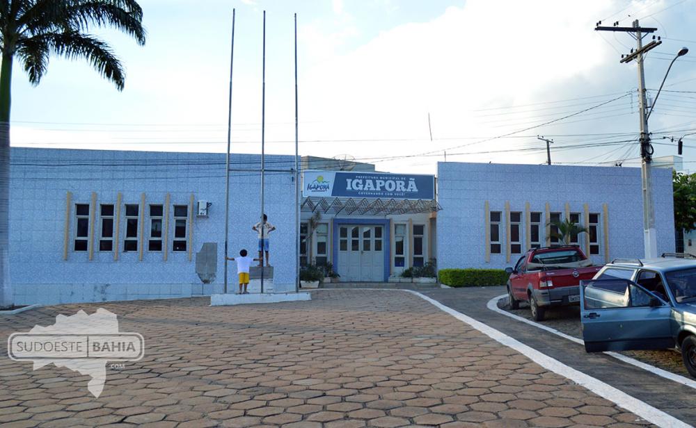 Funcionários de empresa contratada pela prefeitura de Igaporã denunciam atrasos de salários