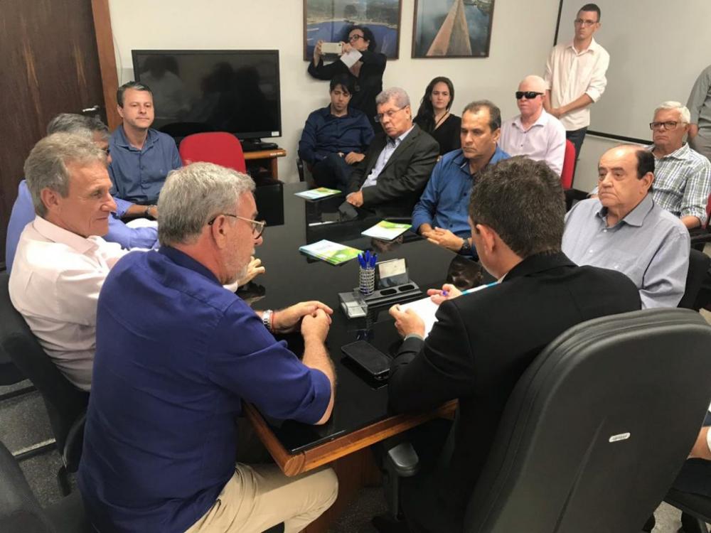 Prefeito Aldo Gondim assina convênio para um grande investimento em saneamento básico para Caetité