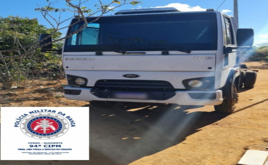 Caminhão roubado é recuperado pela PM em Caetité 