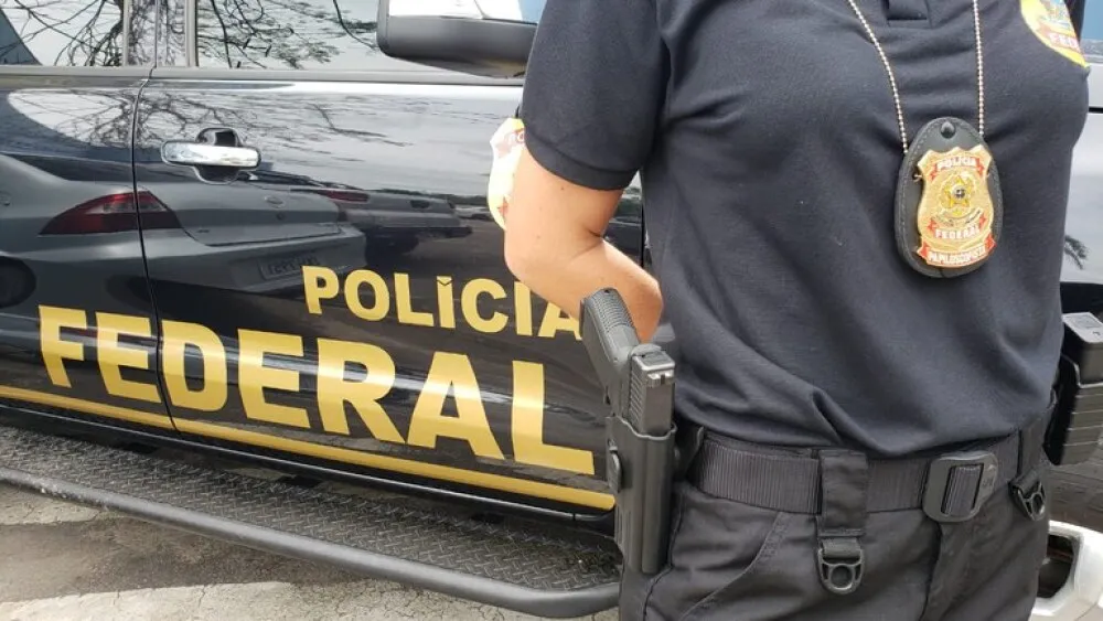 Operação da PF contra tráfico de drogas e armas cumpre mandados no Oeste
