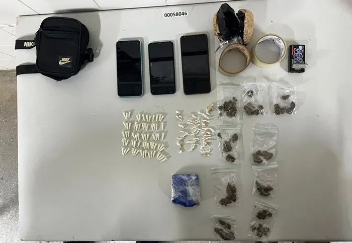 Três homens são detidos suspeitos de tráfico de drogas em Caetité