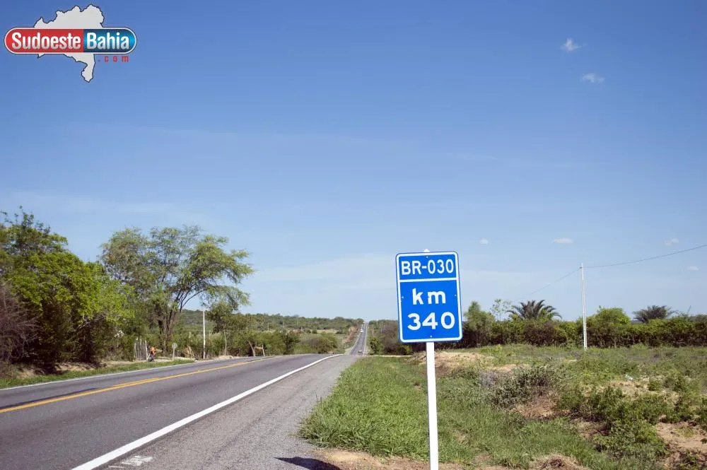 Motociclista tem moto roubada após ser abordado por dupla armada na BR‑030, em Brumado