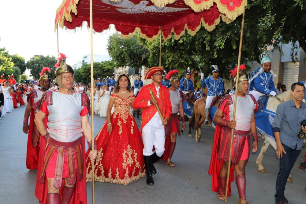 Procissão de Pentecostes marca encerramento da Festa do Divino em Bom Jesus da Lapa
