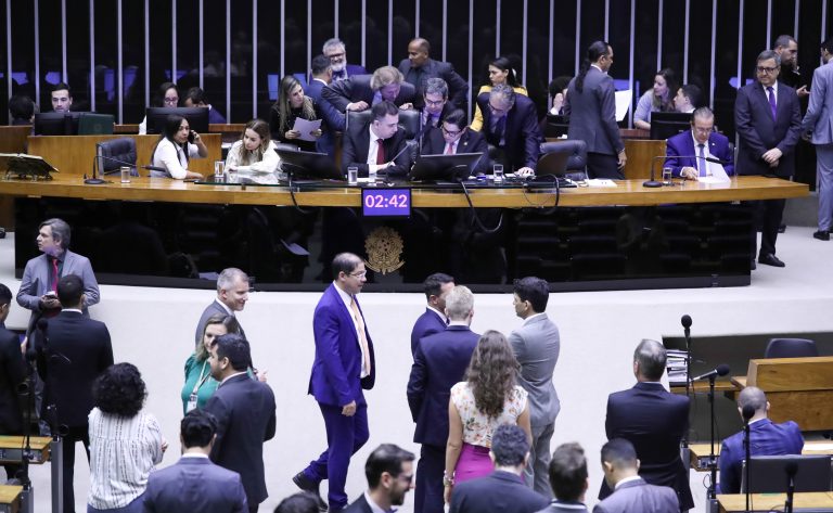 Congresso Nacional aprova PLOA 2024; salário mínimo será R$ 1.412