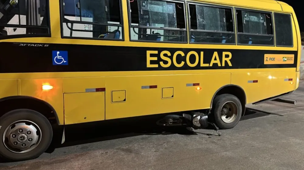 Motociclista morre após grave acidente com ônibus escolar em Guanambi