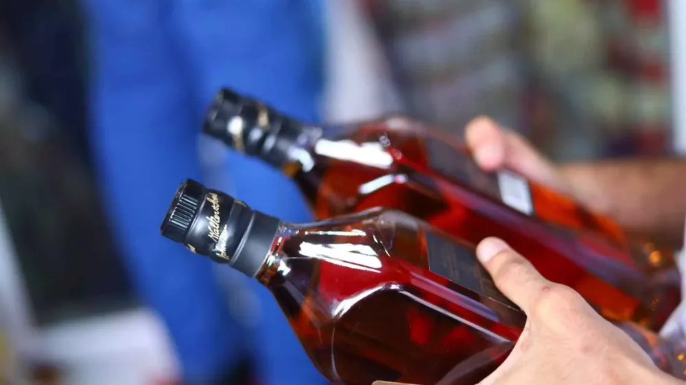 Governo prepara nova cobrança sobre álcool e cigarros em 2027