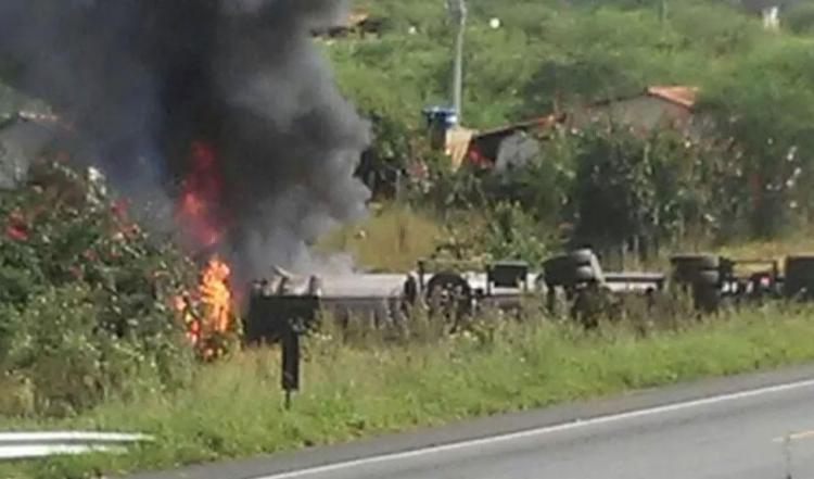 Sudoeste baiano: Motorista morre carbonizado após acidente na BR - 116