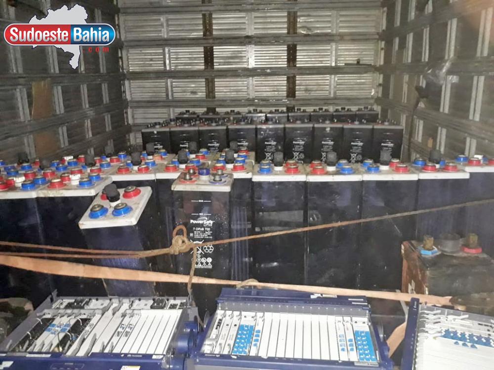 Polícia Militar prende em Ibiassucê quadrilha acusada de furtos de bateria e equipamentos de torres de telefonia móvel 