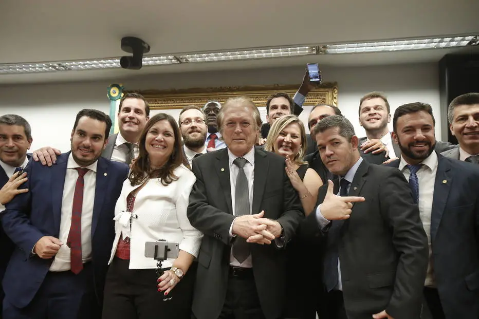 Reforma da Previdência é aprovada na CCJ por 48 votos a favor e 18 contra