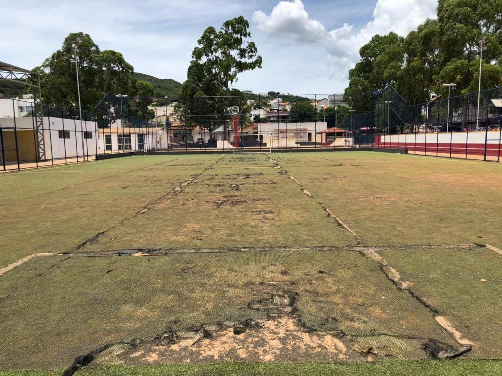 Caetité: Campo público da Praça da Juventude receberá novo gramado sintético