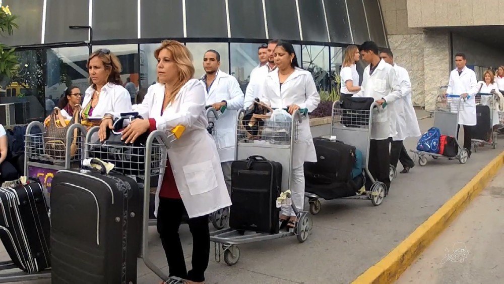 Cuba anuncia retirada de médicos do Brasil após eleição de Bolsonaro