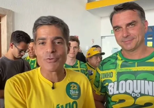 ACM Neto reforça apoio a Flávio e critica Lula em ato na Barra