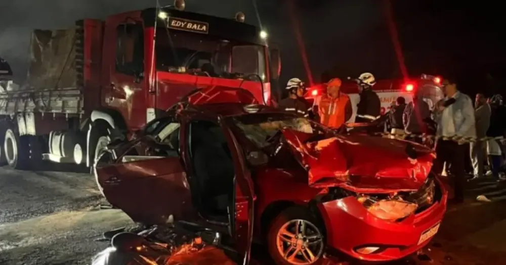 Engavetamento na BR-116 deixa mulher morta e vários feridos em Conquista