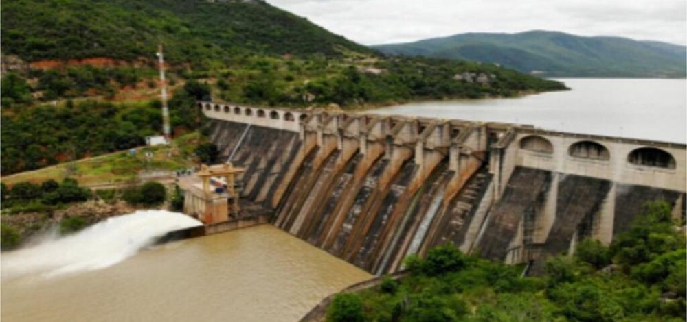 Abertura de comportas da Usina de Pedra deixa 500 desalojados na região de Jequié