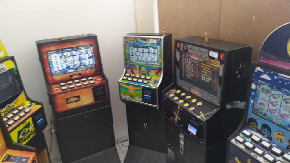 Polícia Militar apreende 12 máquinas caça-níqueis em Guanambi