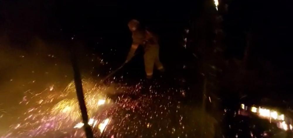 Brigadistas passam noite no combate a incêndio na Chapada