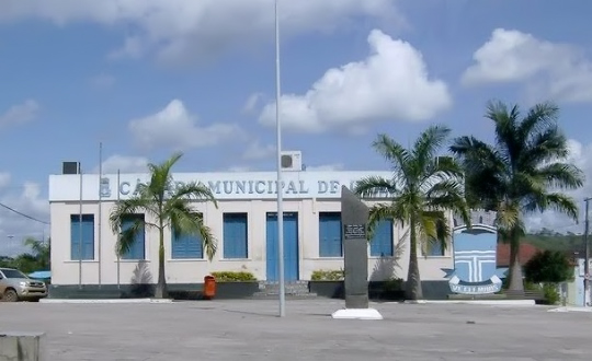 Vereadores de Ipiaú recusam 13º e abono de férias