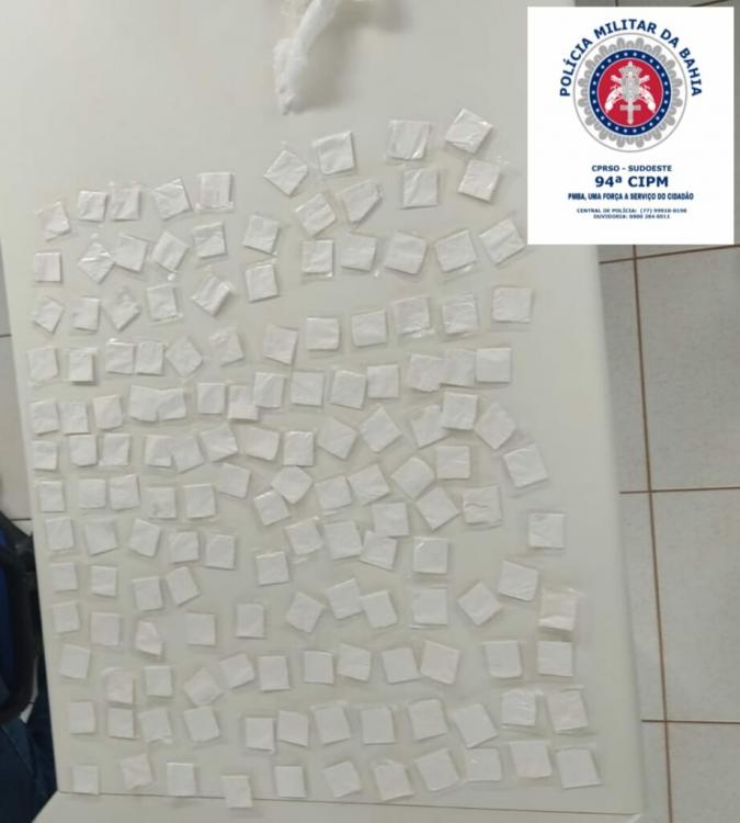 Dupla é presa em Caetité por tráfico de drogas 