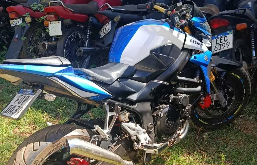 Moto furtada é recuperada pela Polícia Militar na BR‑030, em Caetité