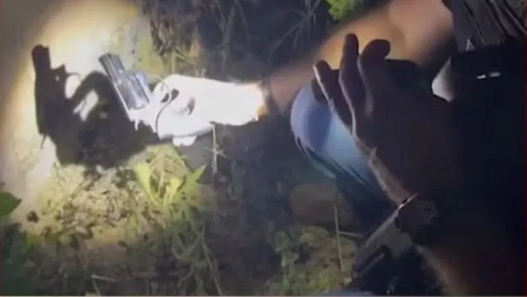 Detento é flagrado com arma ao tentar entrar em presídio de Vitória da Conquista