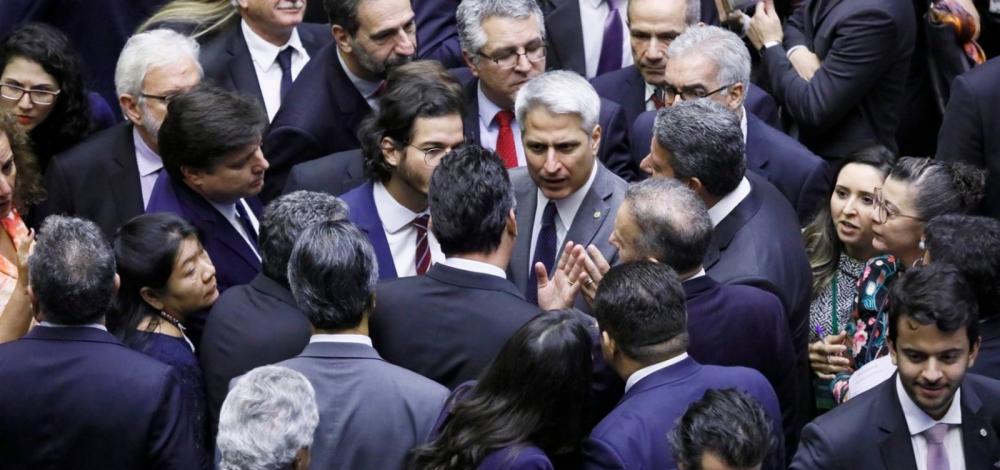 Câmara aprova MP que reduz número de ministérios e tira Coaf de Moro