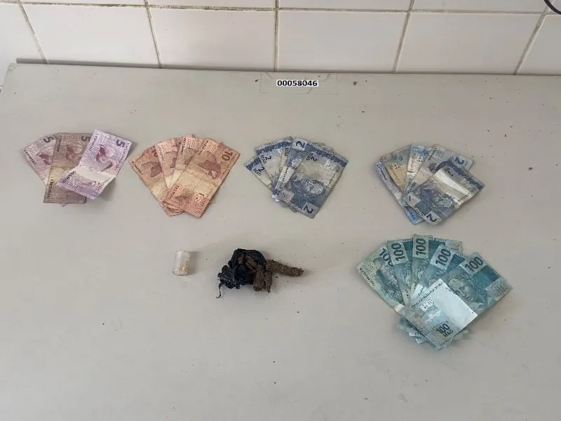 Suspeito é preso com pedras de crack e porções de maconha em Guanambi