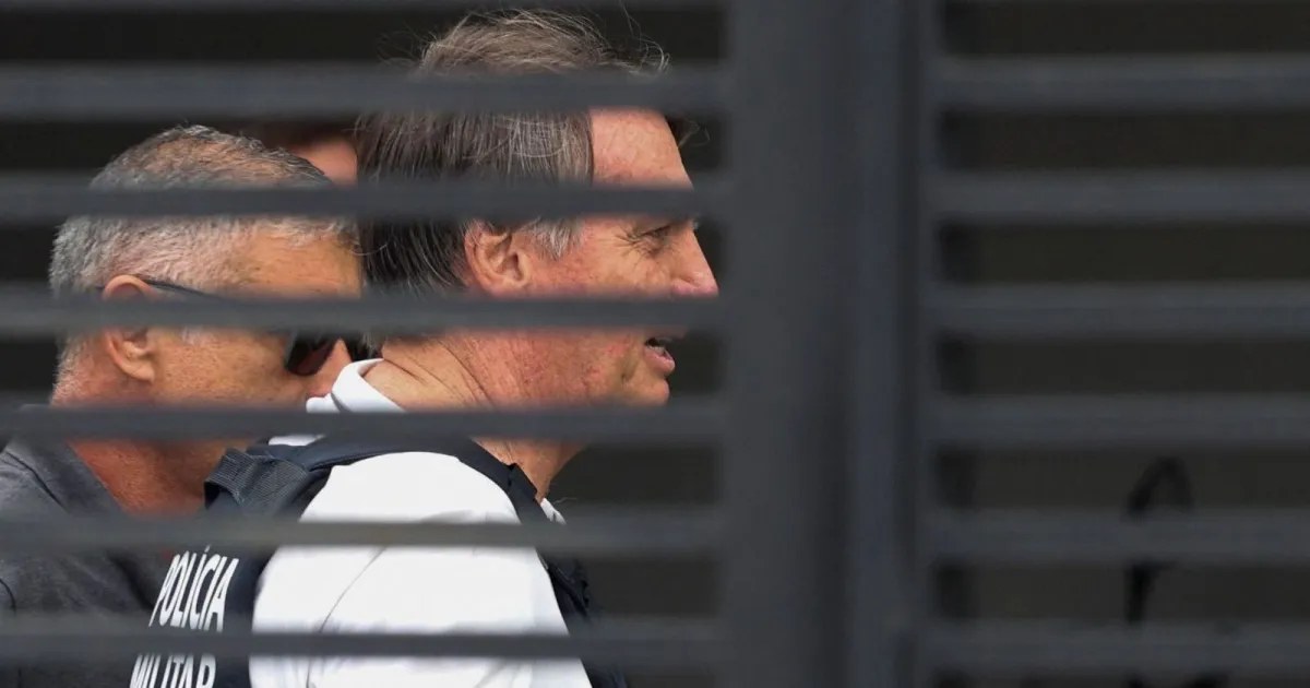 Médicos de Bolsonaro reforçam ao STF indicação de nova cirurgia