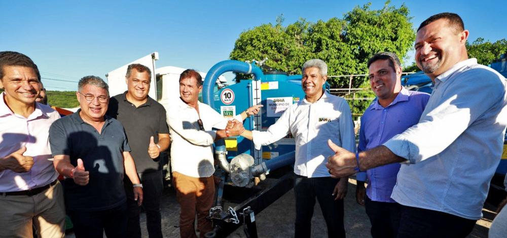 Com 195 municípios em estado de emergência, Jerônimo Rodrigues visita interior da Bahia com ações de combate à seca