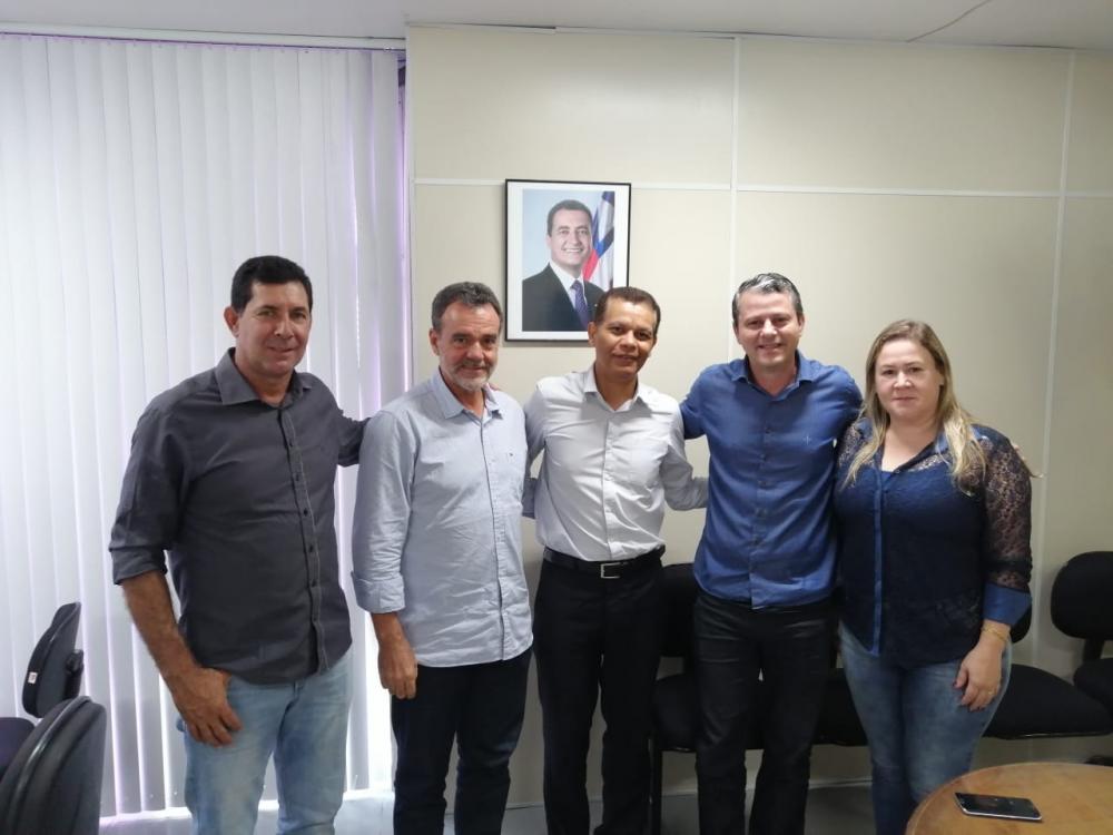 Caetité: Prefeito Aldo Gondim trata de demandas para expansão de rede de energia na SEINFRA
