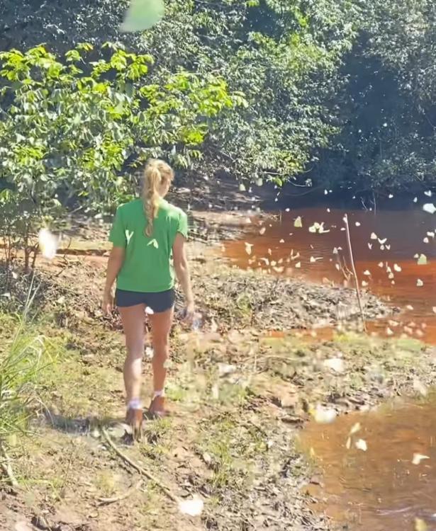 Atriz Grazi Massafera curte natureza exuberante da Chapada Diamantina 