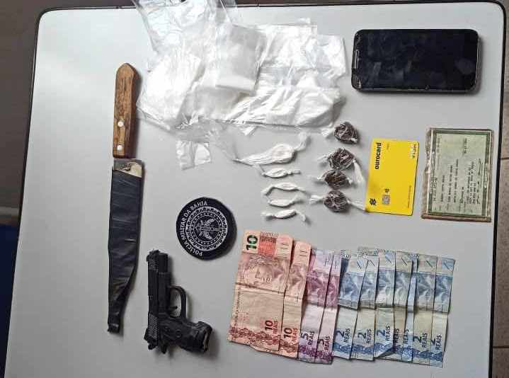 Homem em liberdade condicional é preso por suspeita de tráfico em Tanque Novo