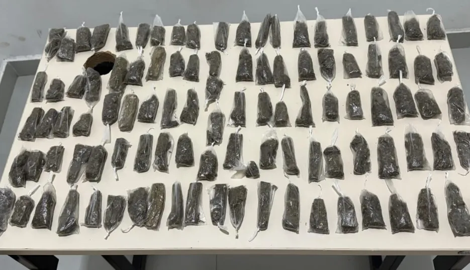 Homem é preso com mais de 100 porções de maconha em Vitória da Conquista