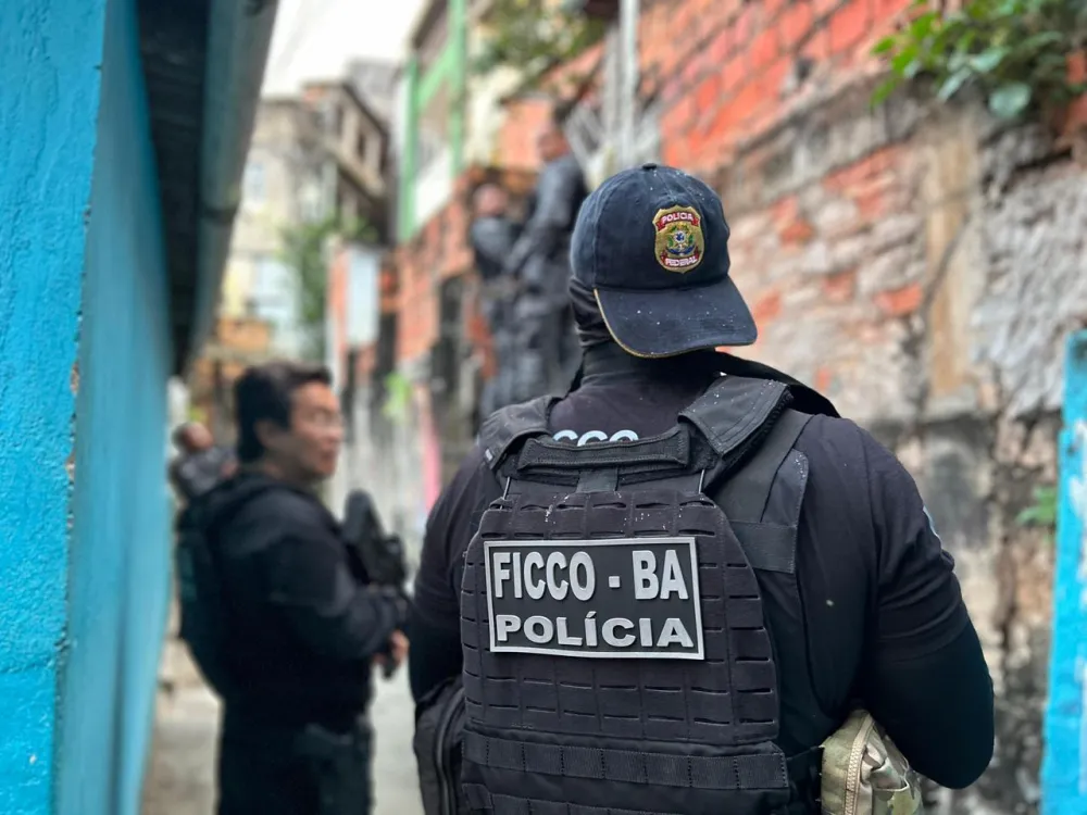 FICCO captura 406 foragidos e bloqueia R$ 102 milhões