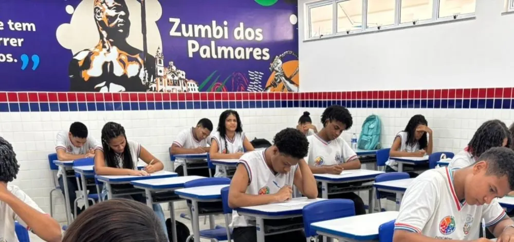 Prevenção de gravidez precoce se tornou conteúdo obrigatório em escolas estaduais da Bahia