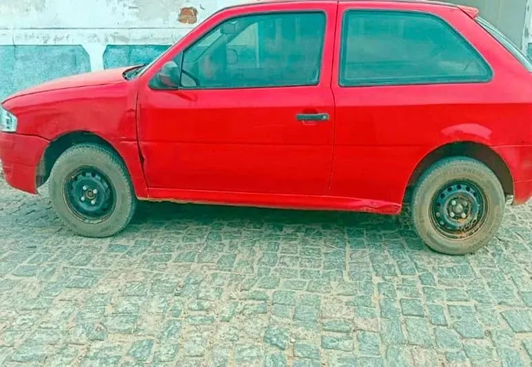 Polícia Militar recupera carro roubado durante operação em Guajeru